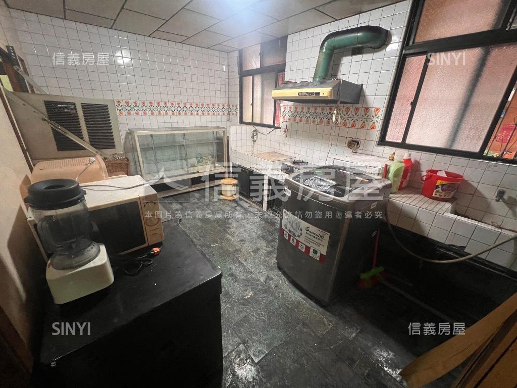 一樓大空間房屋室內格局與周邊環境