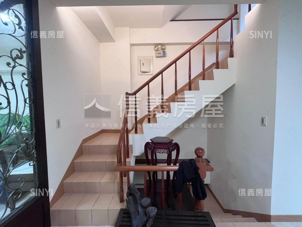 稀有賀岡美透天房屋室內格局與周邊環境
