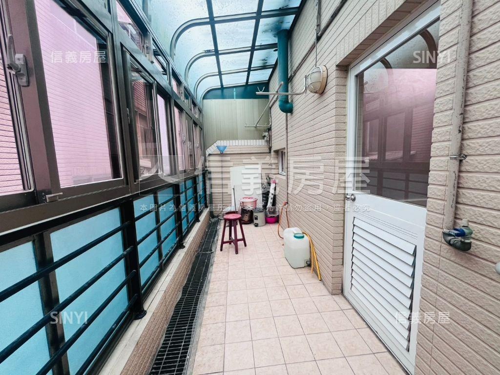 稀有賀岡美透天房屋室內格局與周邊環境