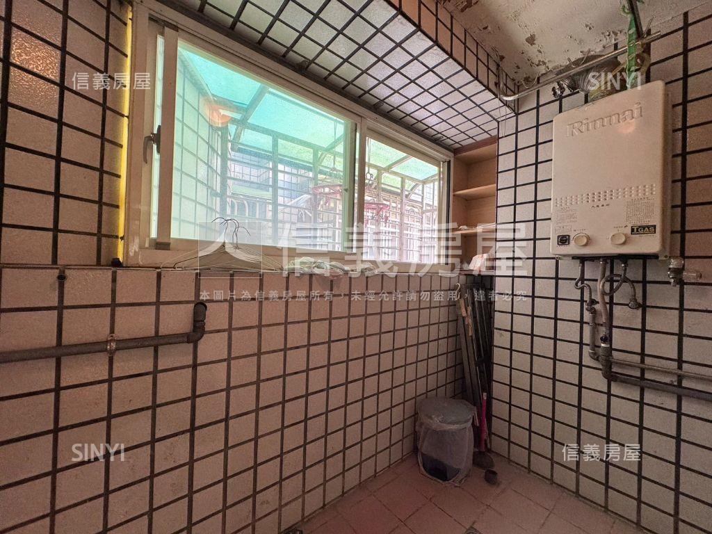 永安市場邊間電梯兩房房屋室內格局與周邊環境