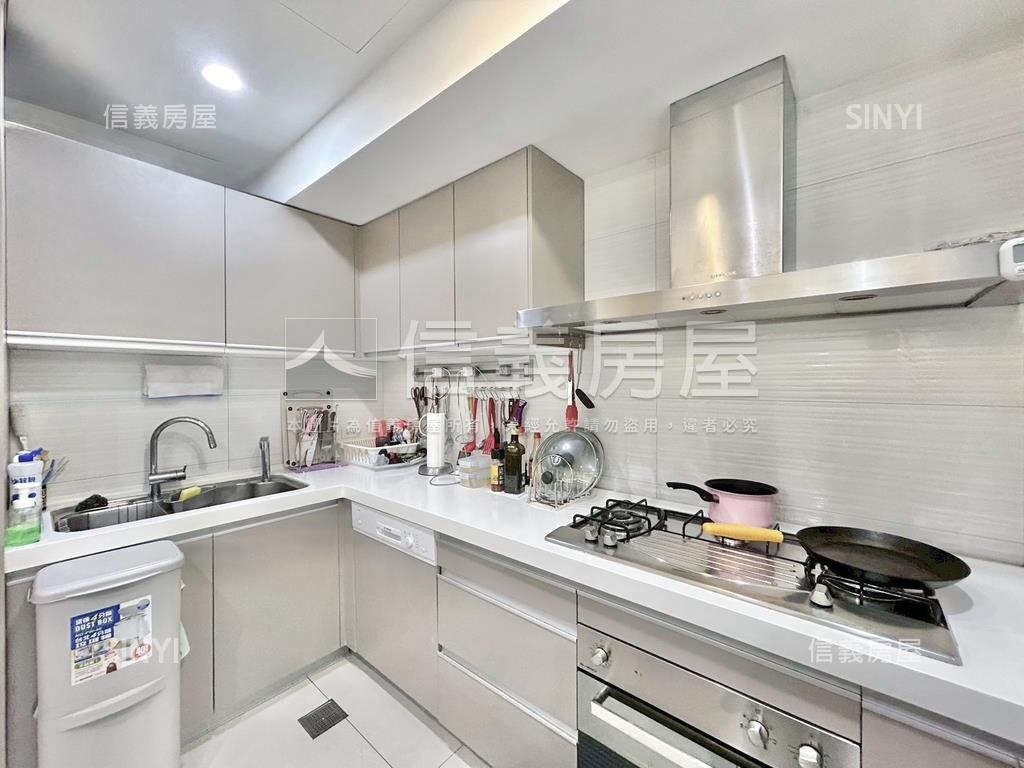 高鐵鼎毅３＋１房雙車位房屋室內格局與周邊環境