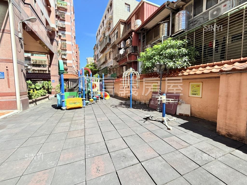 專任光華商圈３房車位房屋室內格局與周邊環境