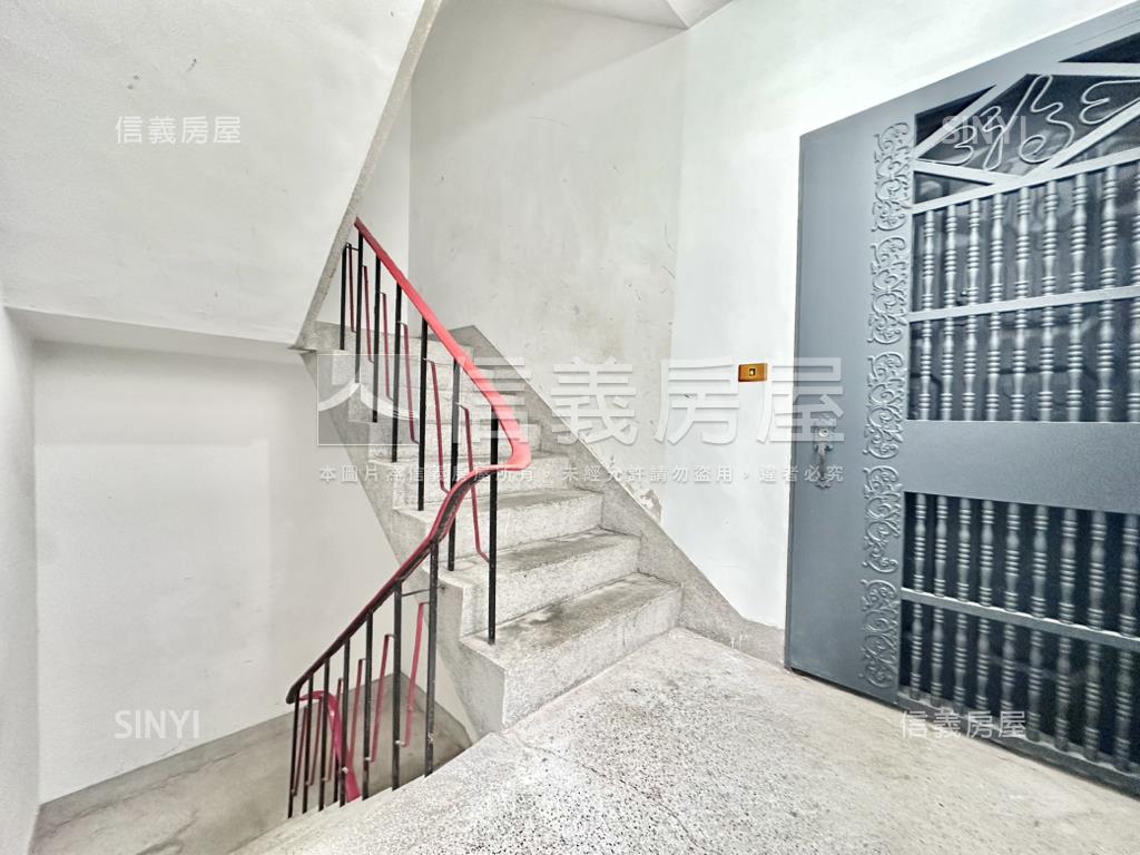 近萬大ＬＧ０８邊間三樓房屋室內格局與周邊環境