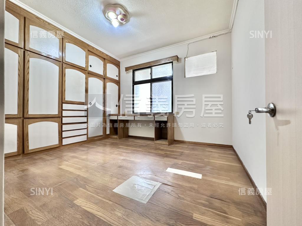 近萬大ＬＧ０８邊間三樓房屋室內格局與周邊環境