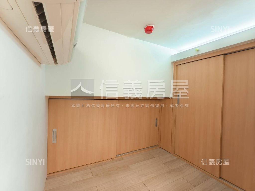 Ｆ１小資美妝大空間房屋室內格局與周邊環境
