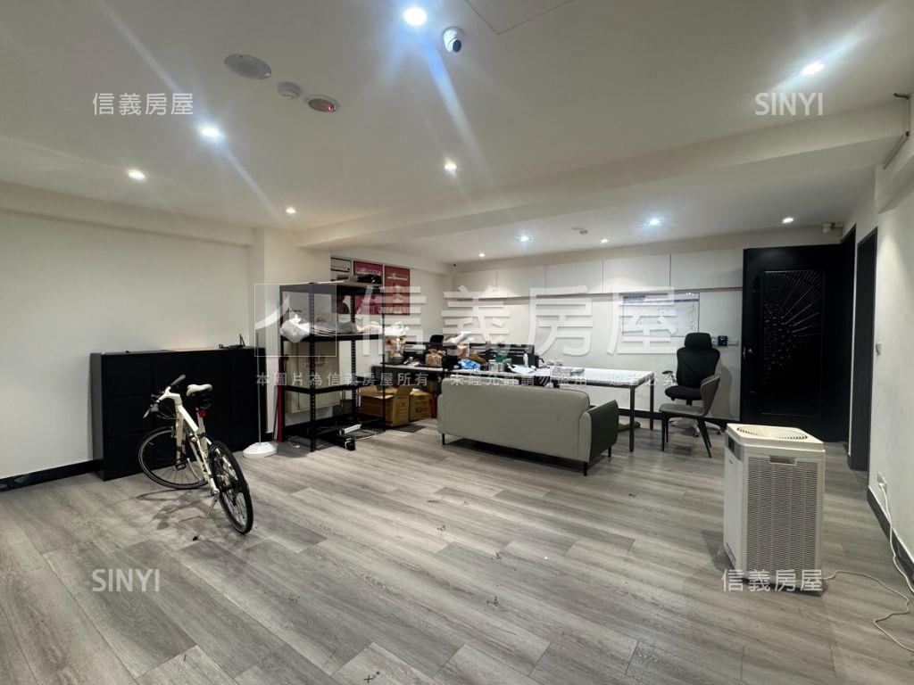 四號公園挑高精品店面房屋室內格局與周邊環境