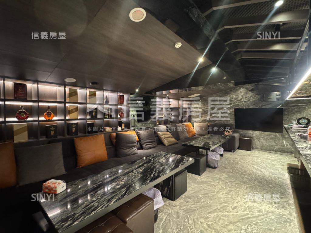 四號公園挑高精品店面房屋室內格局與周邊環境