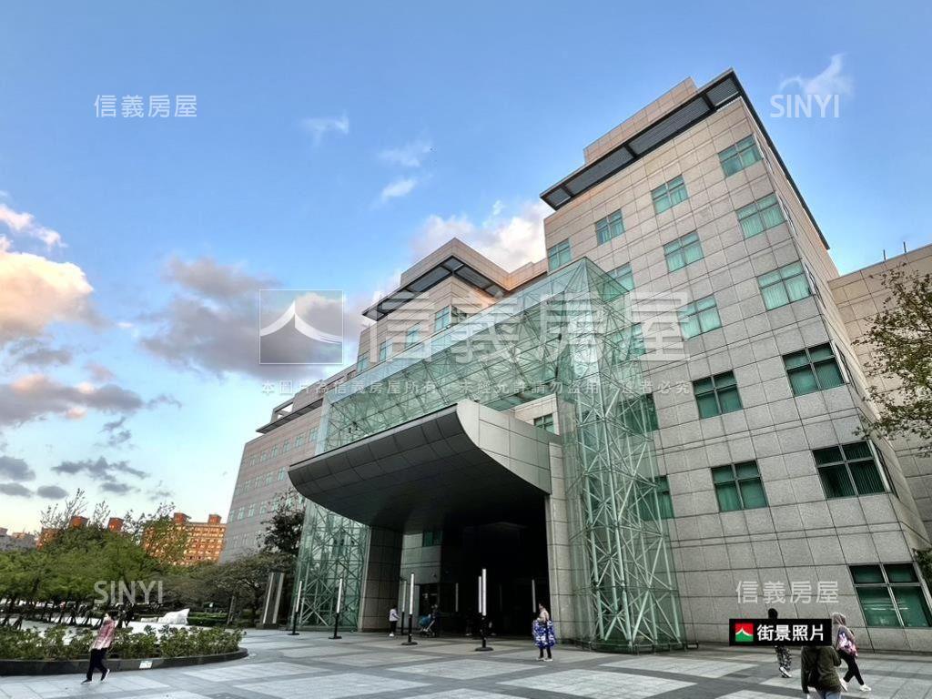 四號公園挑高精品店面房屋室內格局與周邊環境