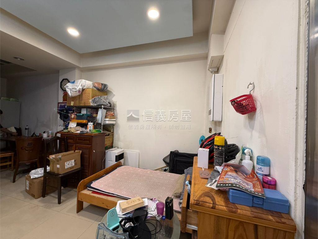 【專任】角間一樓美宅房屋室內格局與周邊環境