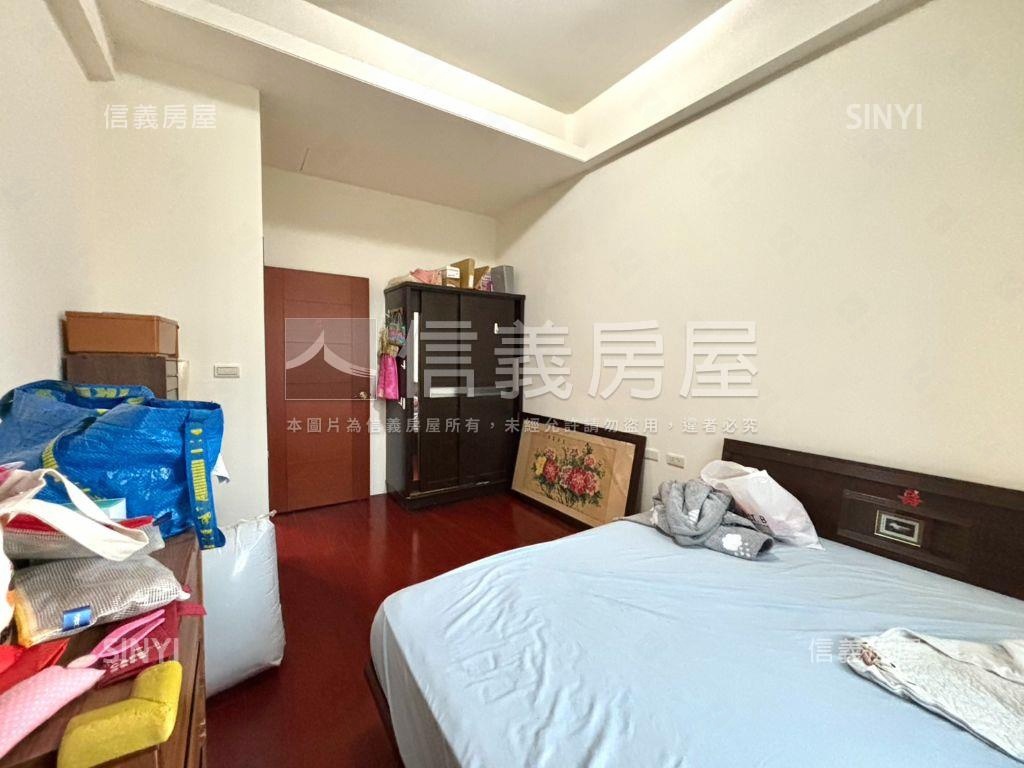 金富歐風挑高三房房屋室內格局與周邊環境