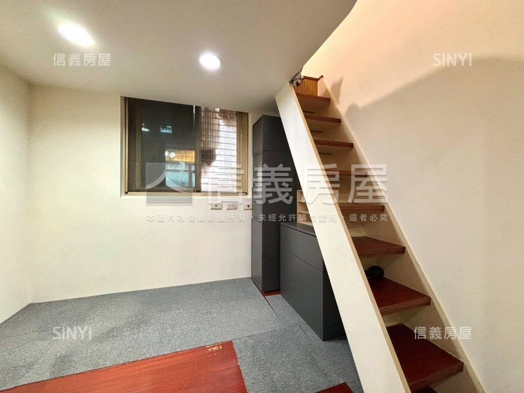 金富歐風挑高三房房屋室內格局與周邊環境