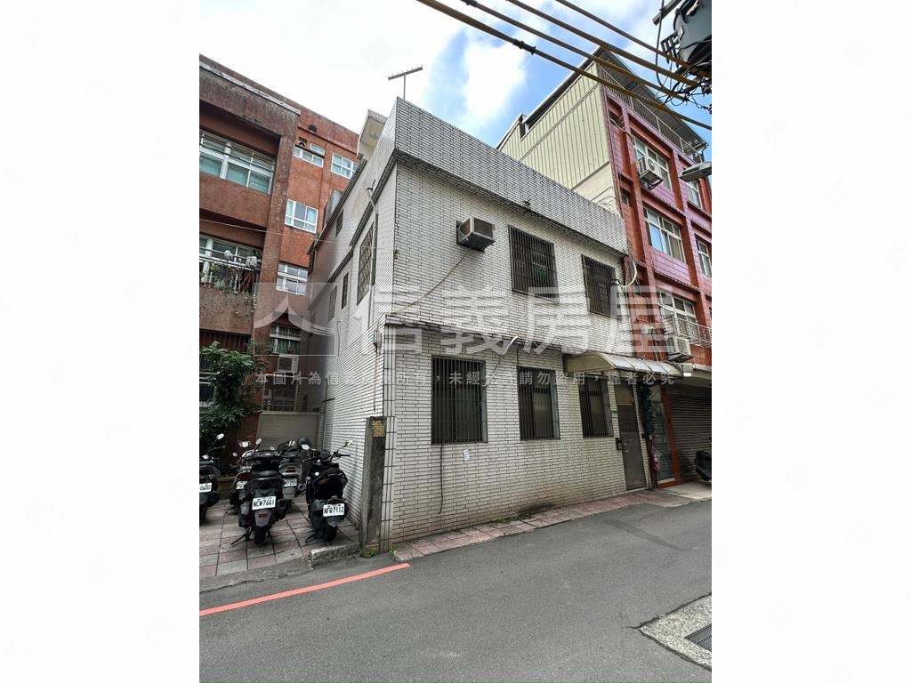 士林站土地加蓋透天房屋室內格局與周邊環境