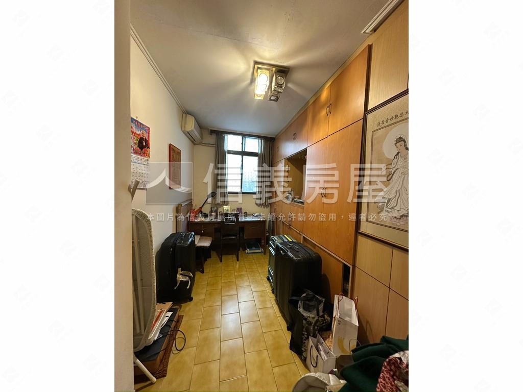 士林站土地加蓋透天房屋室內格局與周邊環境