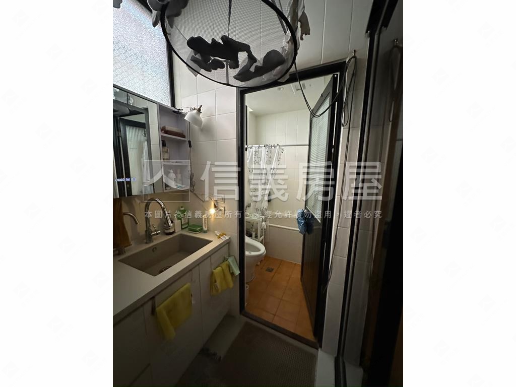 士林站土地加蓋透天房屋室內格局與周邊環境