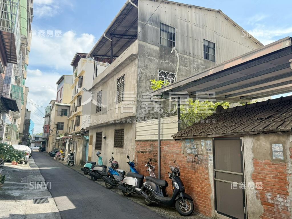 新案前後臨路大地面寬透天房屋室內格局與周邊環境
