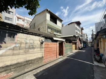 新案前後臨路大地面寬透天