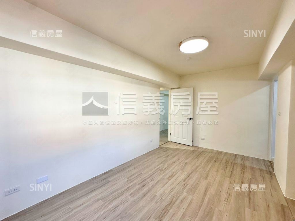 低總價。電梯美美三房房屋室內格局與周邊環境