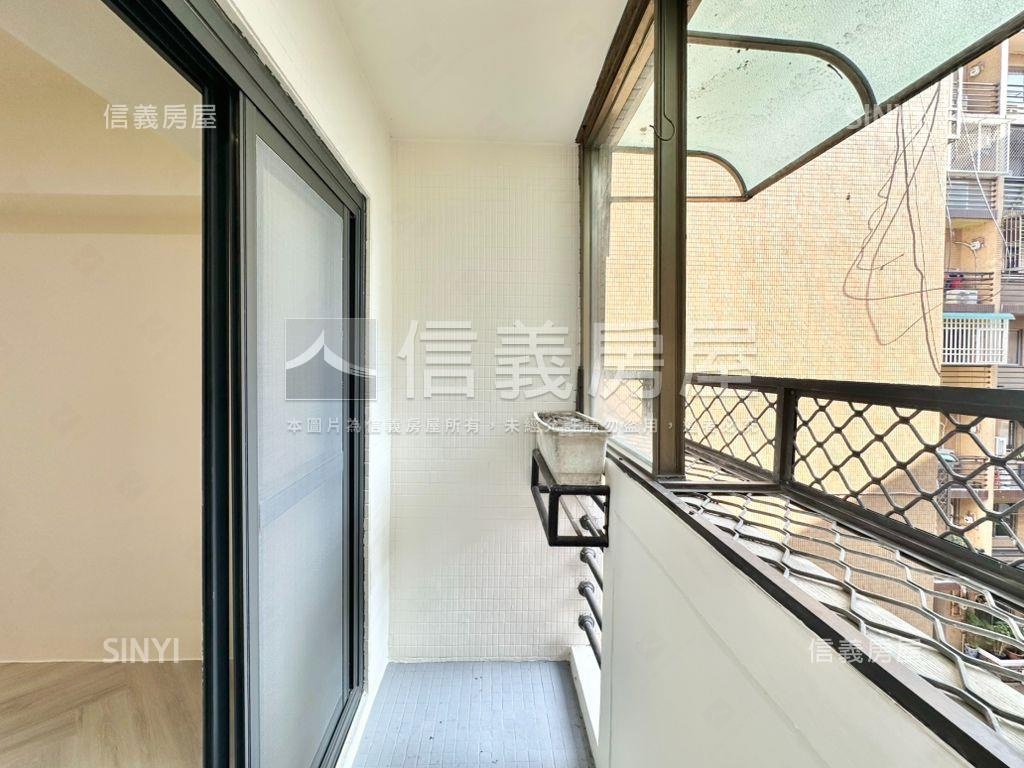 低總價。電梯美美三房房屋室內格局與周邊環境