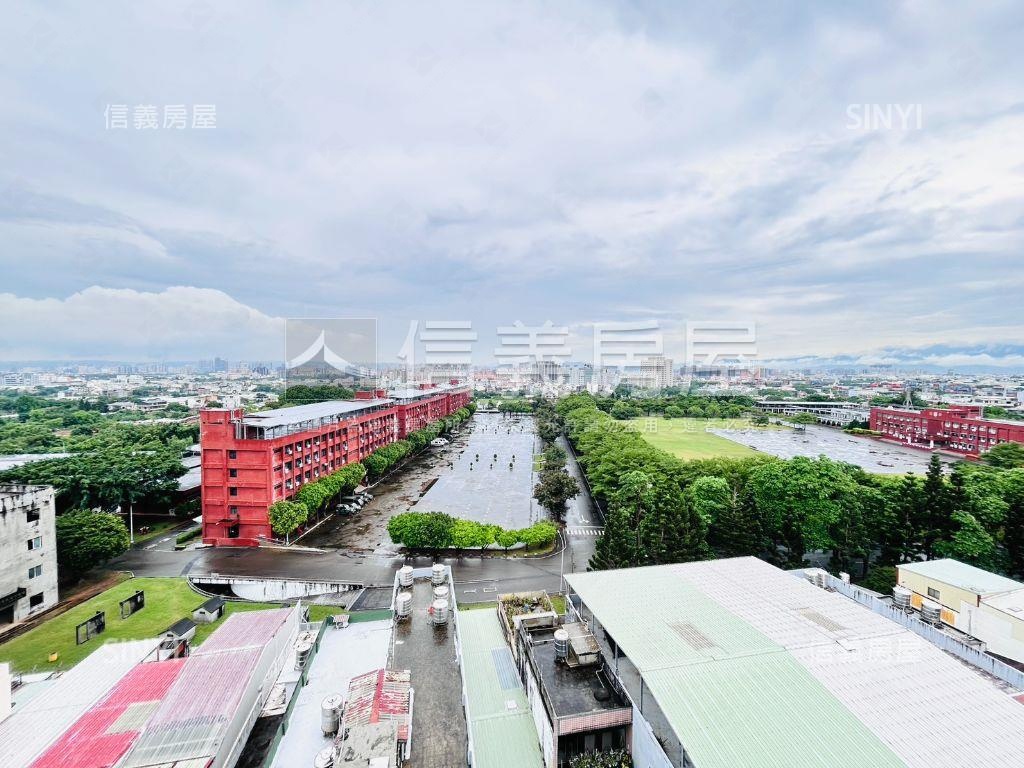 １０年內附精美裝潢＋車位房屋室內格局與周邊環境