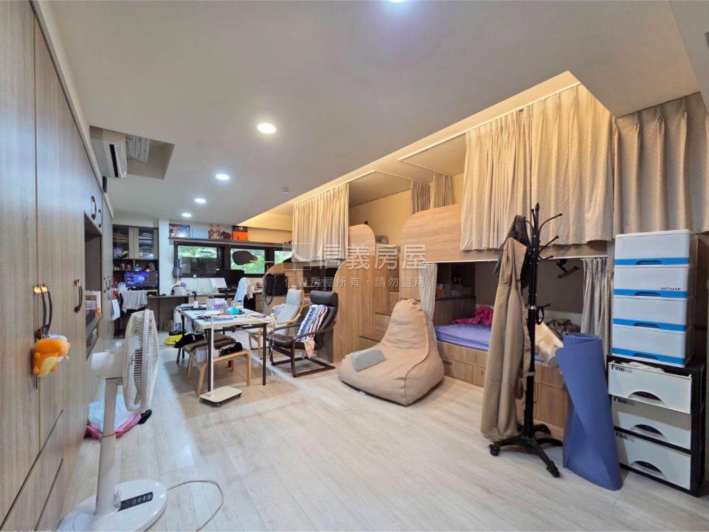 近Ｇ０１捷運站大空間店住房屋室內格局與周邊環境