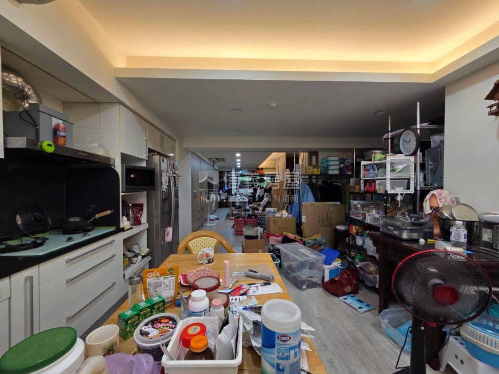近Ｇ０１捷運站大空間店住房屋室內格局與周邊環境