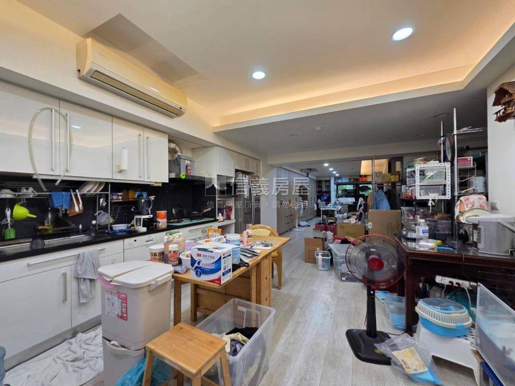近Ｇ０１捷運站大空間店住房屋室內格局與周邊環境