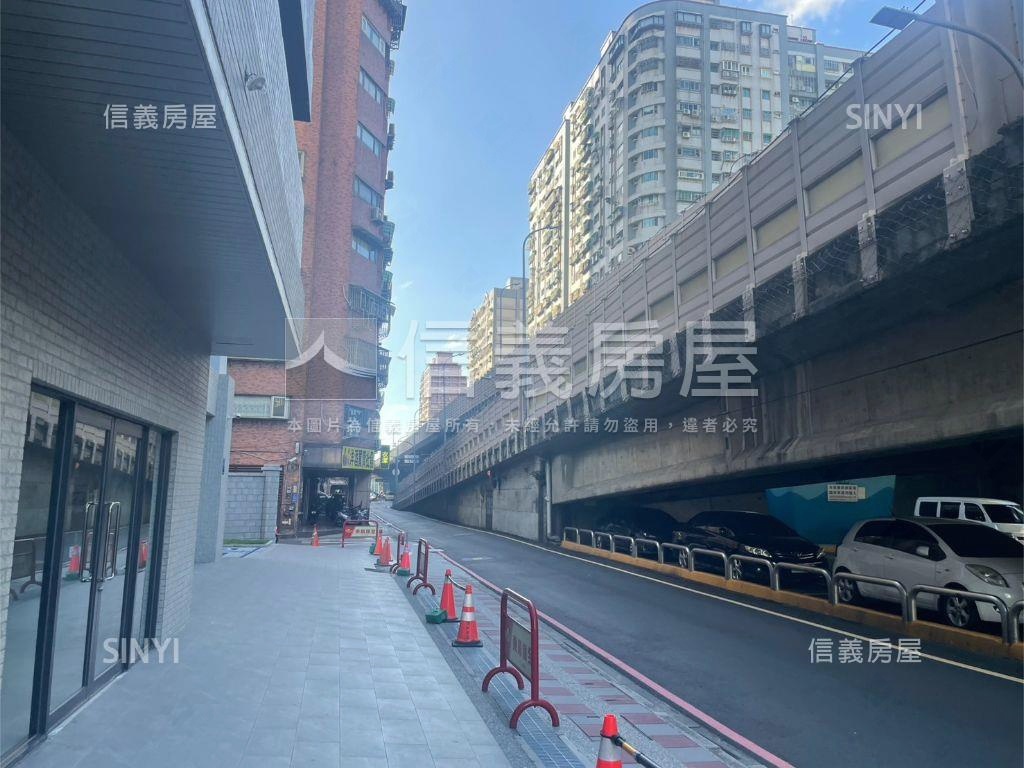 國門巨星三房大空間房屋室內格局與周邊環境