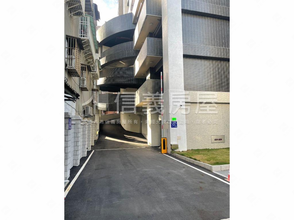 國門巨星三房大空間房屋室內格局與周邊環境