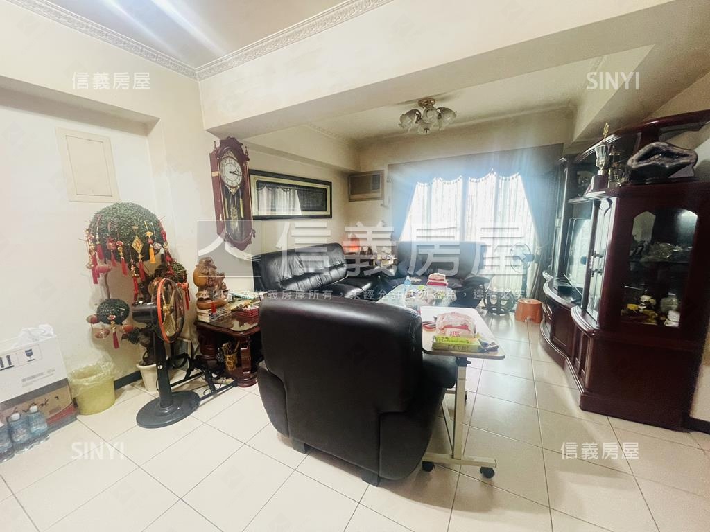 康寧街四房大空間華廈房屋室內格局與周邊環境