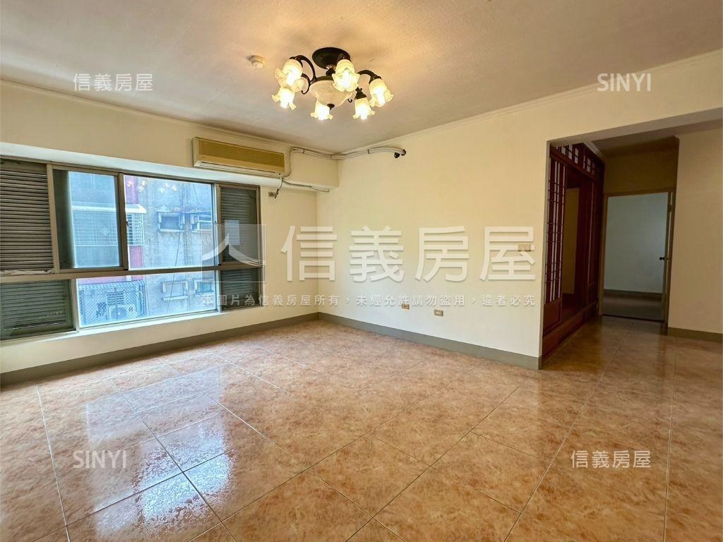 文山特區採光大三房車位房屋室內格局與周邊環境