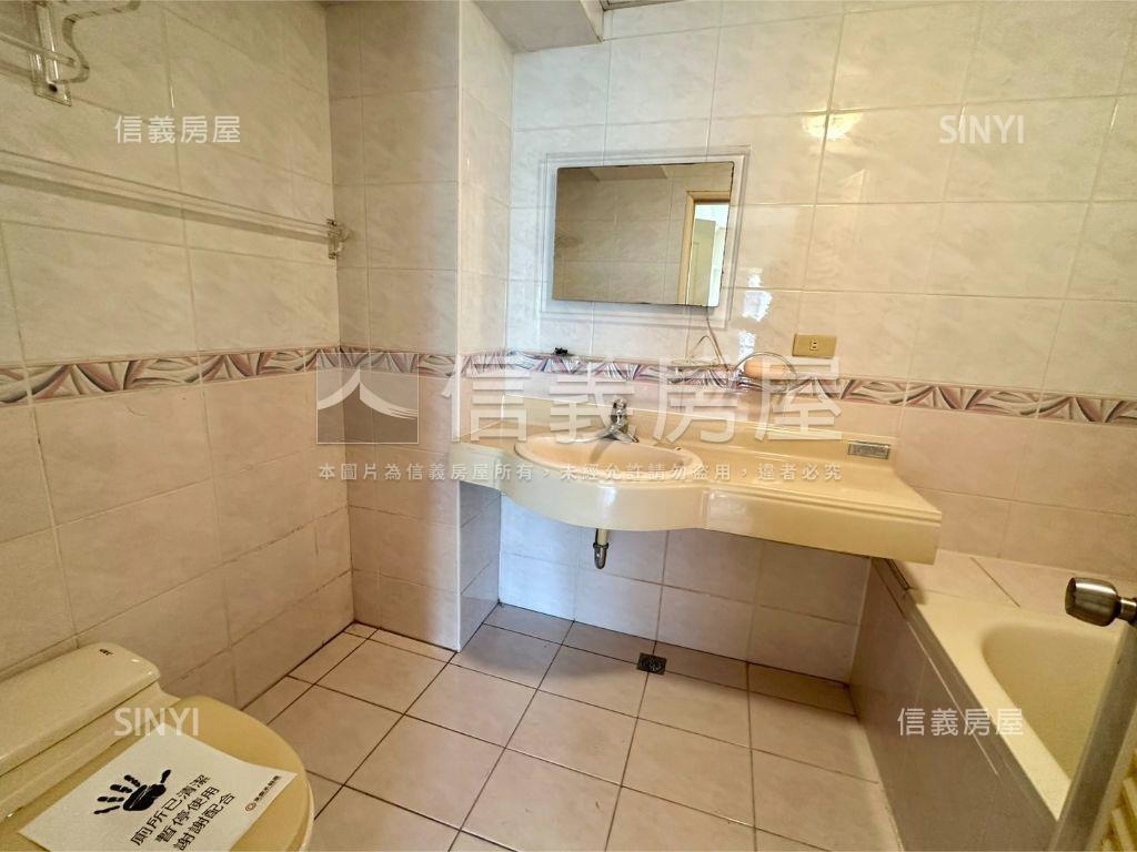 文山特區採光大三房車位房屋室內格局與周邊環境