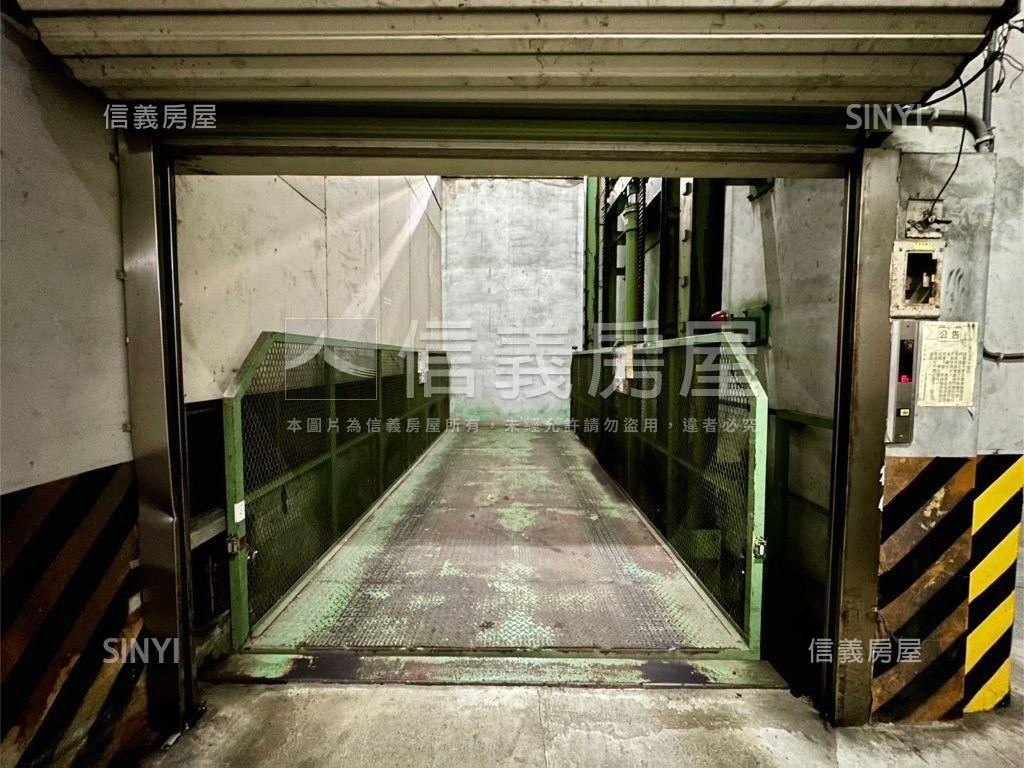 文山特區採光大三房車位房屋室內格局與周邊環境