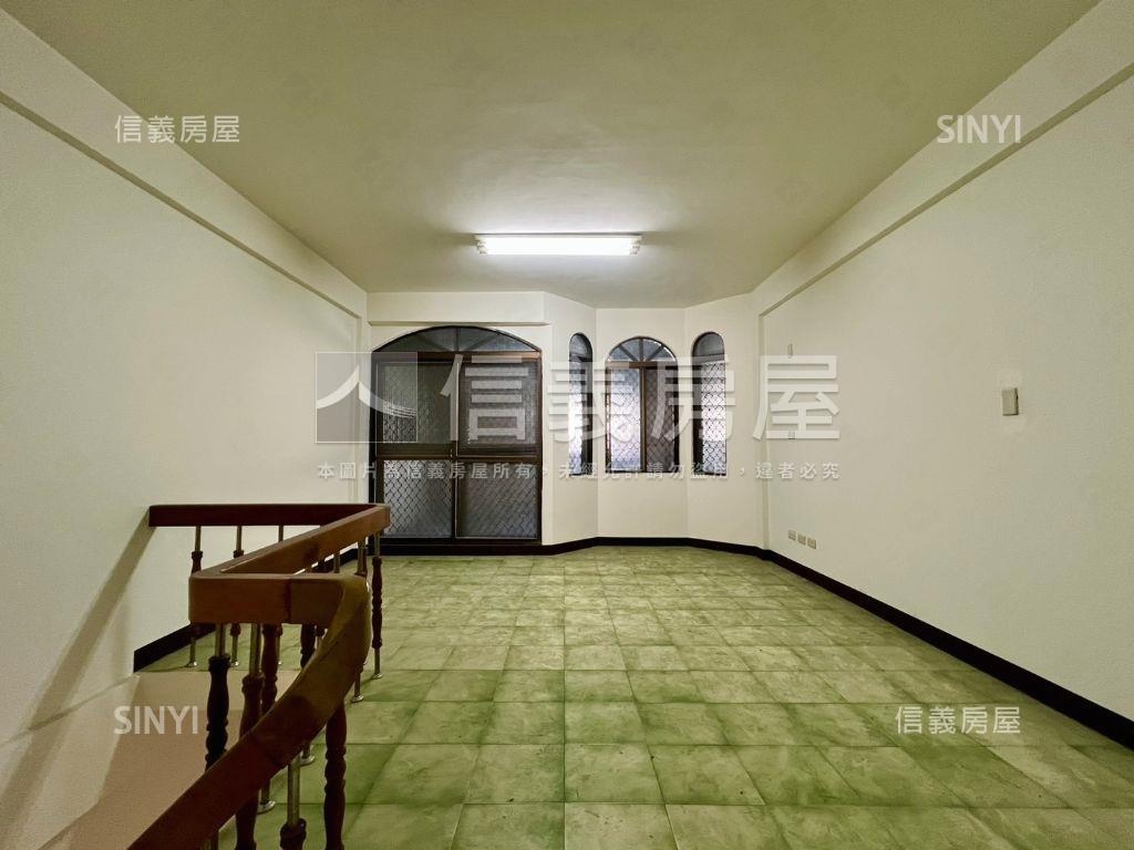 近中華路採光車墅房屋室內格局與周邊環境