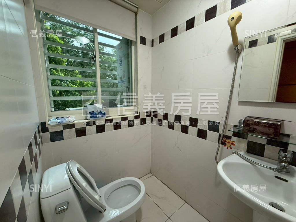 稀有前庭後院新光別墅房屋室內格局與周邊環境