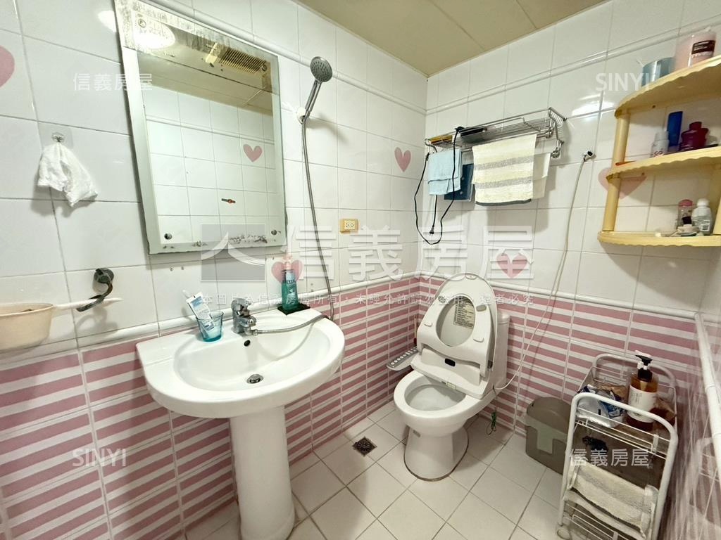 稀有前庭後院新光別墅房屋室內格局與周邊環境