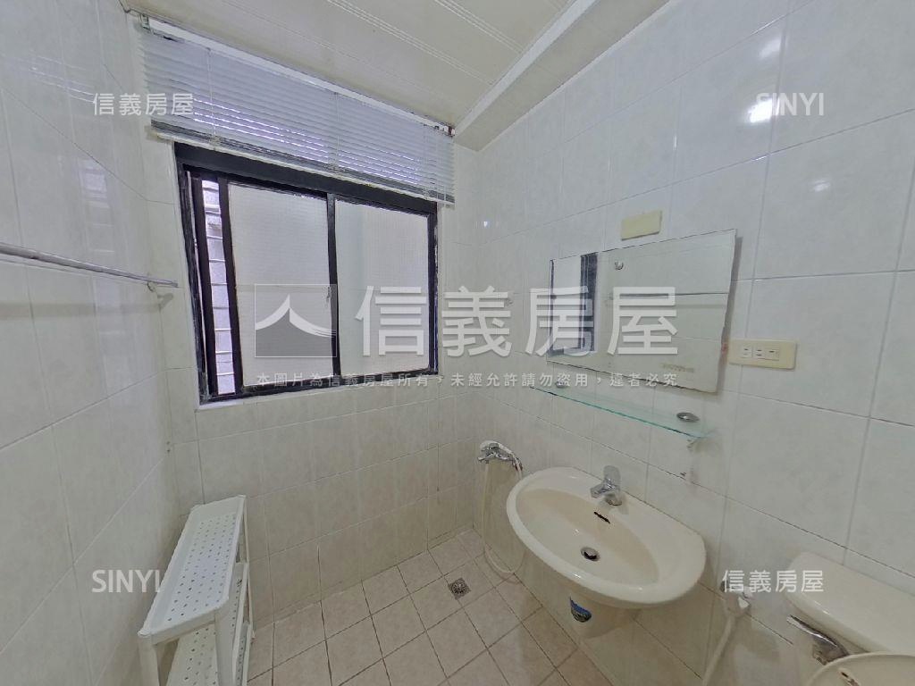 頂溪捷運邊間三房美寓房屋室內格局與周邊環境