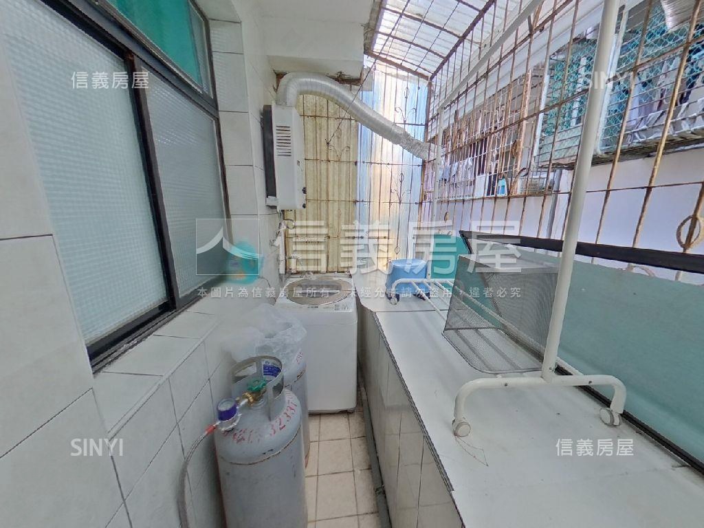 頂溪捷運邊間三房美寓房屋室內格局與周邊環境