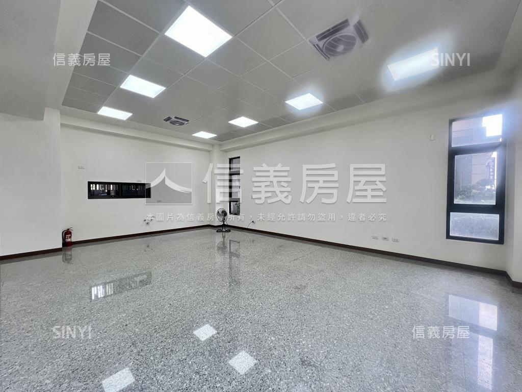 吉松哲園黃金店面附平車房屋室內格局與周邊環境
