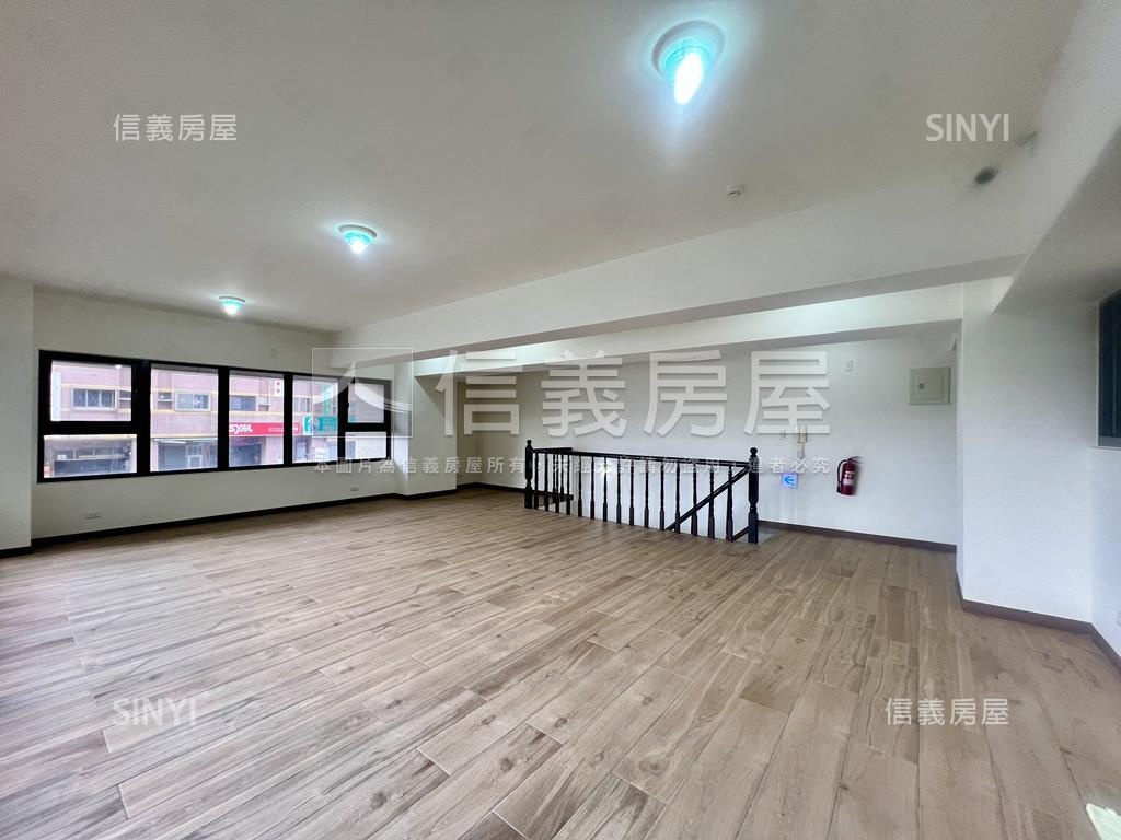 吉松哲園黃金店面附平車房屋室內格局與周邊環境
