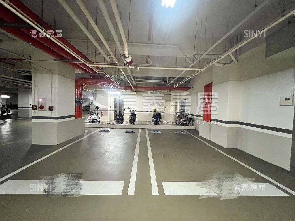 吉松哲園黃金店面附平車房屋室內格局與周邊環境