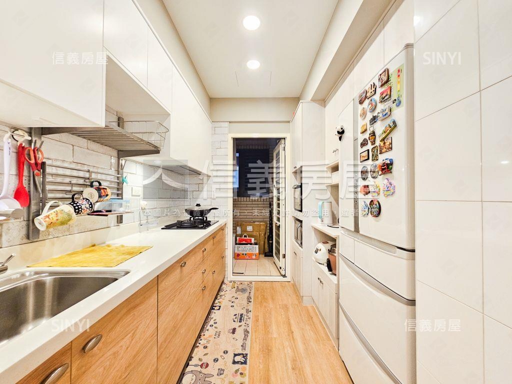 世界１｜典雅精裝三房車位房屋室內格局與周邊環境