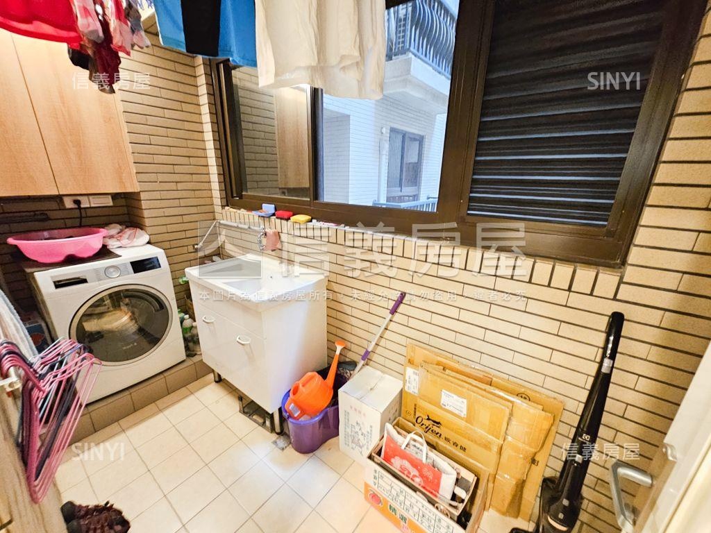 世界１｜典雅精裝三房車位房屋室內格局與周邊環境