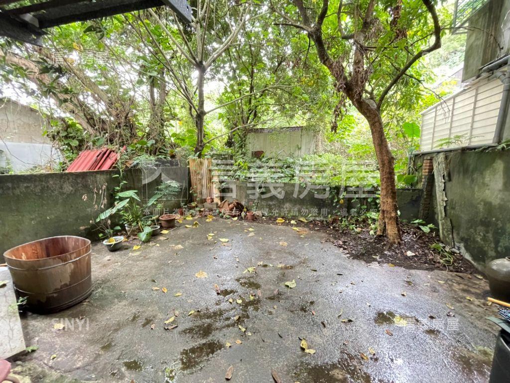 近捷運前庭後院稀有一樓房屋室內格局與周邊環境