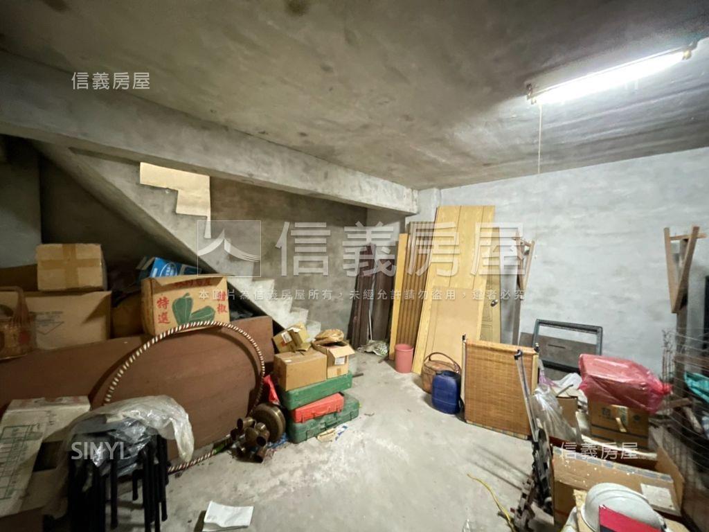 近捷運前庭後院稀有一樓房屋室內格局與周邊環境