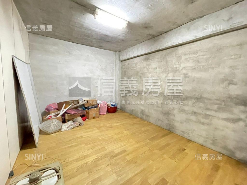 近捷運前庭後院稀有一樓房屋室內格局與周邊環境