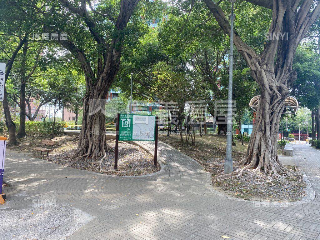 近捷運前庭後院稀有一樓房屋室內格局與周邊環境