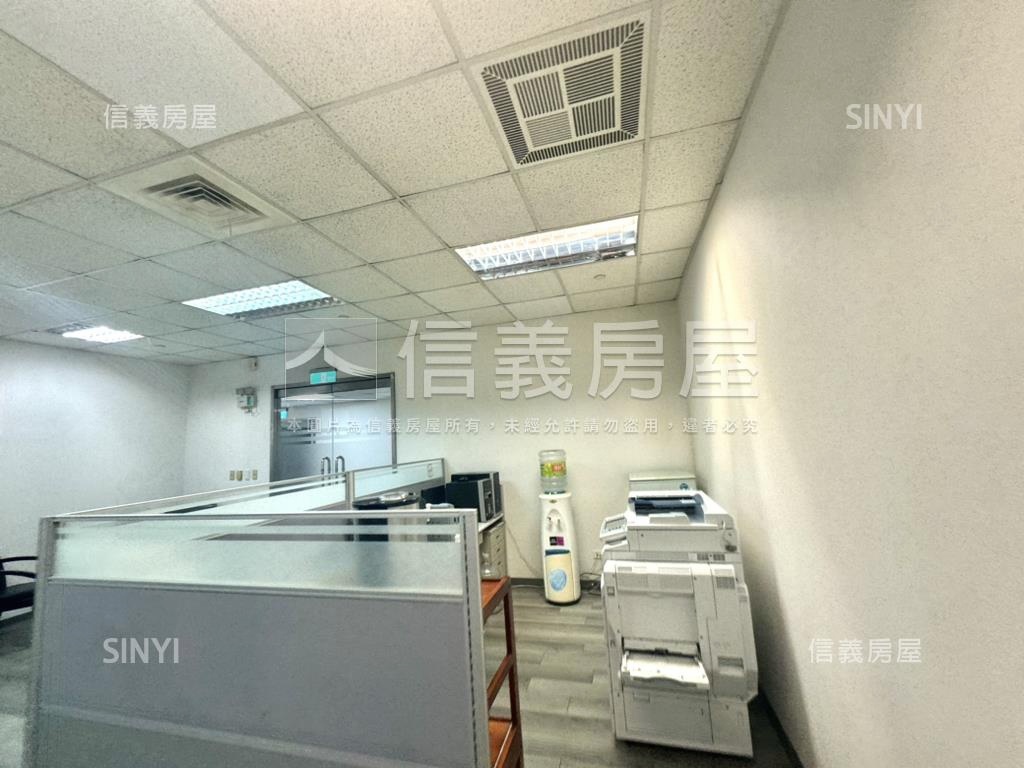 遠東世界中心低總價商辦房屋室內格局與周邊環境