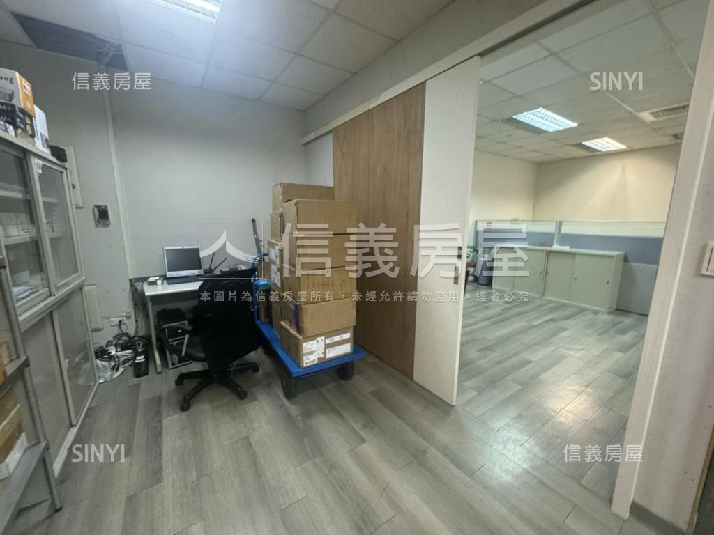遠東世界中心低總價商辦房屋室內格局與周邊環境