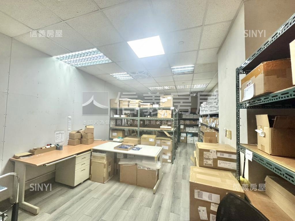 遠東世界中心低總價商辦房屋室內格局與周邊環境