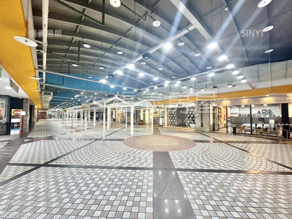 遠東世界中心低總價商辦房屋室內格局與周邊環境